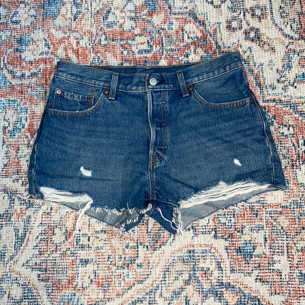 Levi’s 501 Button Fly Cutoff Jean Shorts SZ 29 EUC - Picture 1 of 3